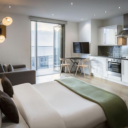 Aparthotel Adagio London Brentford Exteriör bild