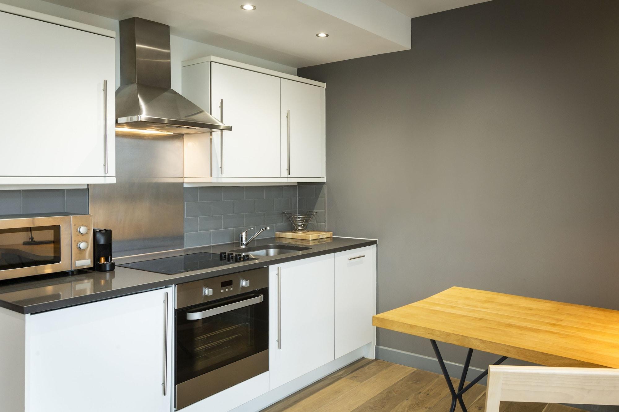 Aparthotel Adagio London Brentford Exteriör bild