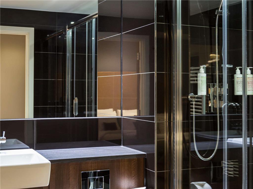 Aparthotel Adagio London Brentford Rum bild