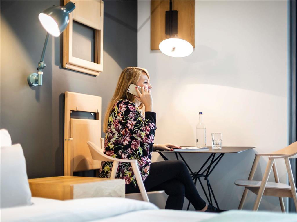 Aparthotel Adagio London Brentford Rum bild