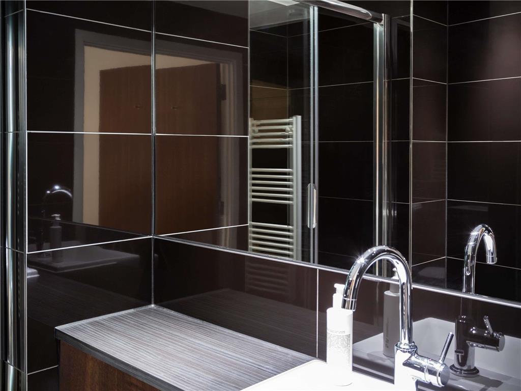 Aparthotel Adagio London Brentford Rum bild