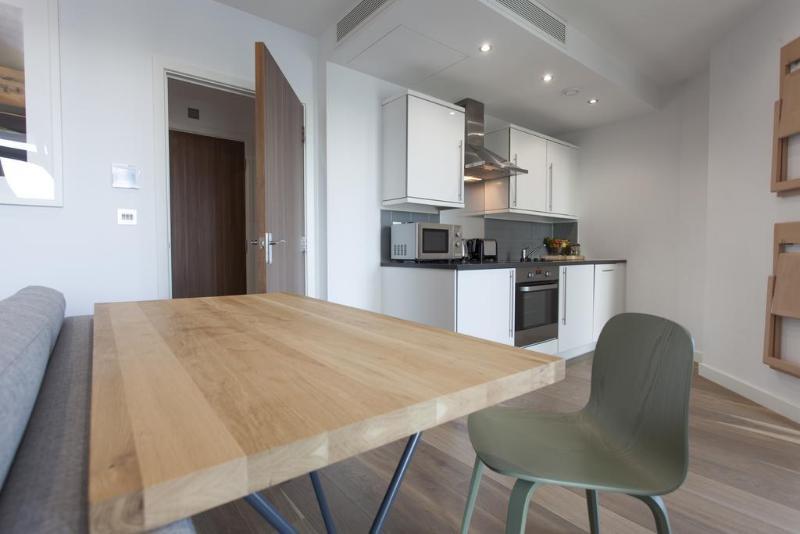 Aparthotel Adagio London Brentford Exteriör bild