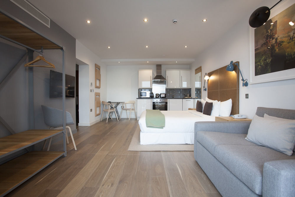 Aparthotel Adagio London Brentford Exteriör bild